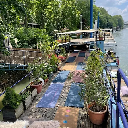Botel Peniche De Charme Dans La Foret Parisienne-cheminee-bulle Exterieure